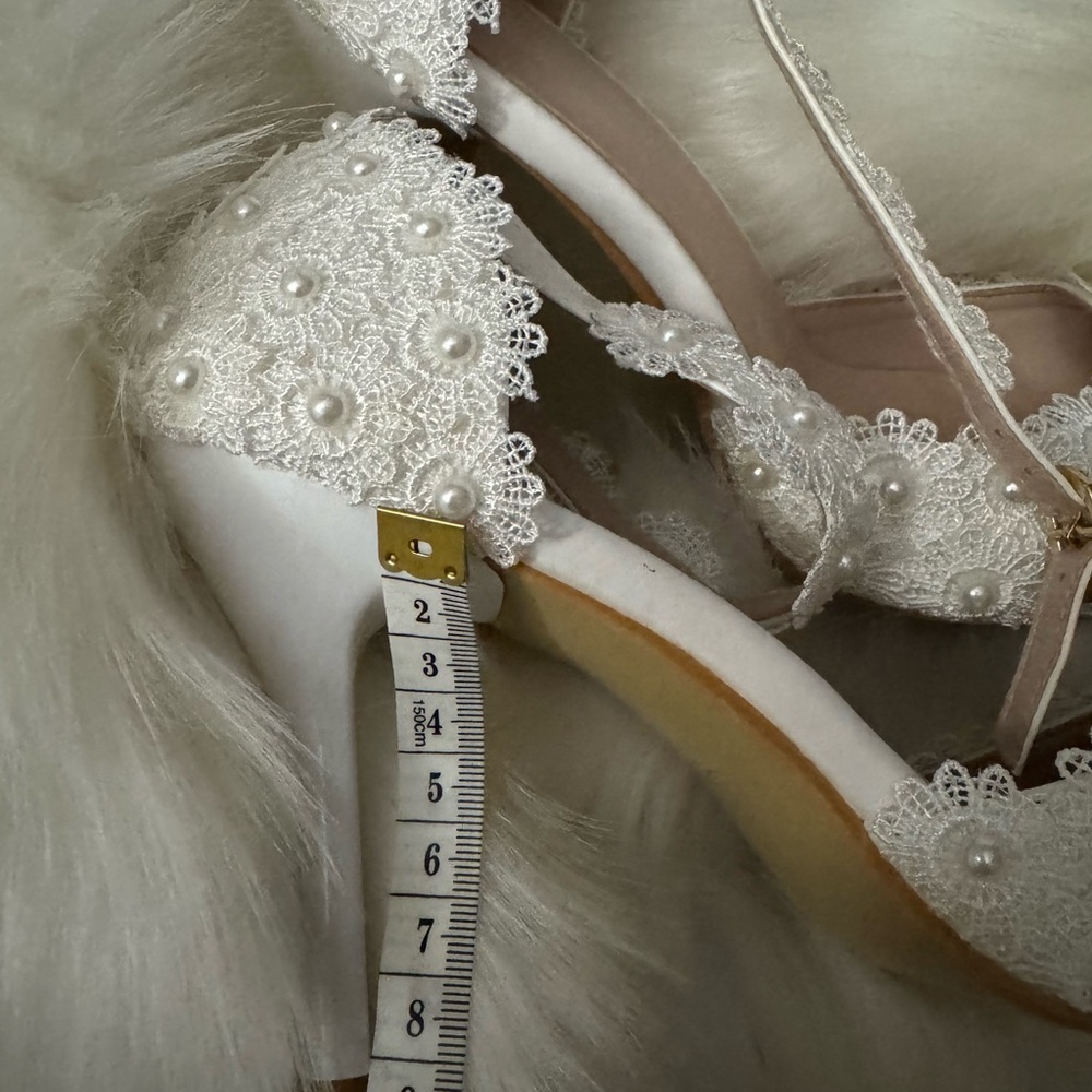 Elegant White Lace Women's Shoes Size 9 - Picture 9 of 11